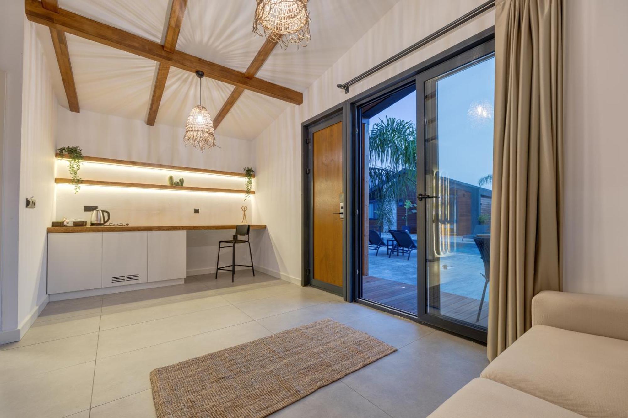 Rota Kilidonia Karaoez Suites&Villas Karaoz Quarto foto